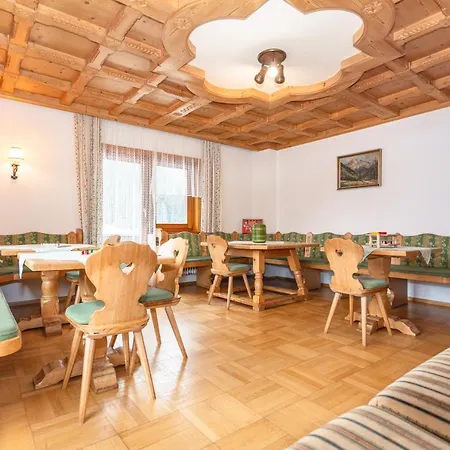 Guest house Lechner Living Apartments *