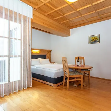 بيت ضيافة Lechner Living *