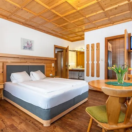 Lechner Living ゲストハウス ヴァルト・イム・ピンツガウ