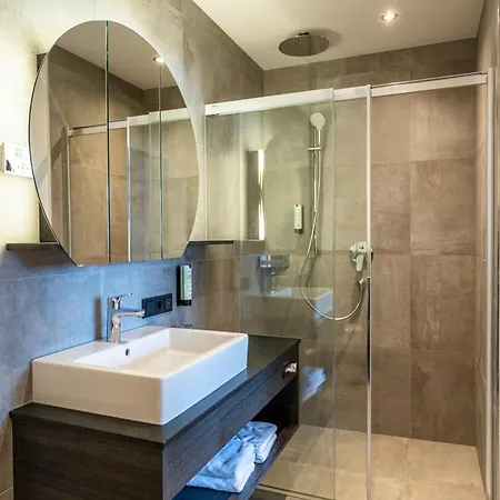 Lechner Living Πανσιόν *