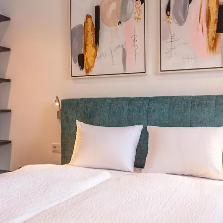 Lechner Living Πανσιόν *