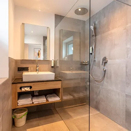 Lechner Living * والد ام بينزاغو