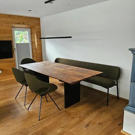 Πανσιόν Lechner Living *