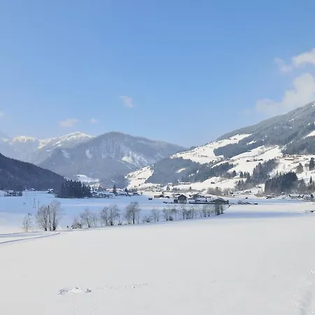 Πανσιόν Lechner Living